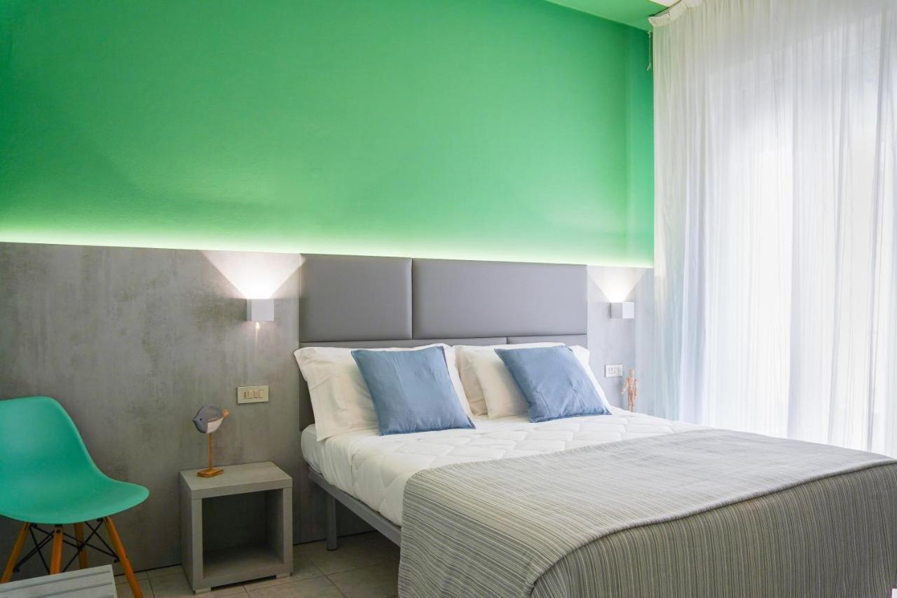 Hotel Mon Pays Римини Экстерьер фото