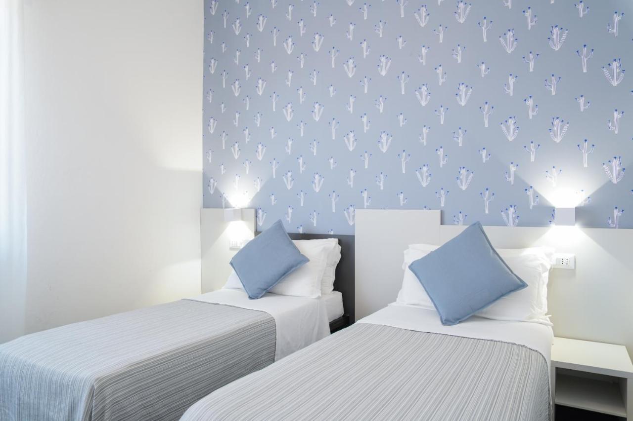 Hotel Mon Pays Римини Экстерьер фото