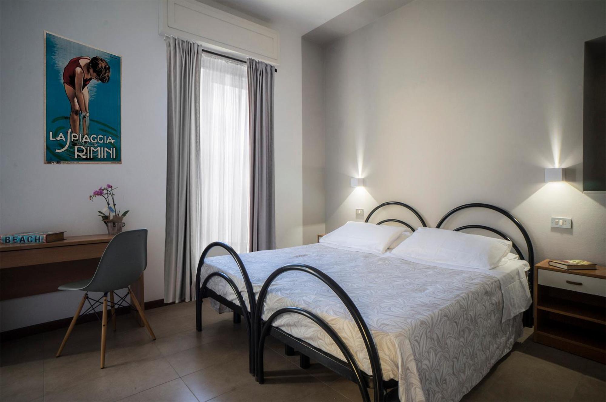 Hotel Mon Pays Римини Экстерьер фото
